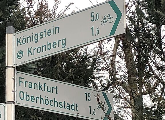Kronberg Fahrradwegweiser Kronberg