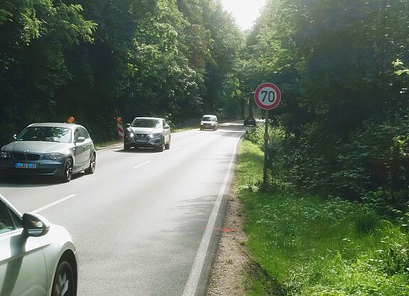 Kein Platz für Radfahrende entlang der B75 in Reinfeld